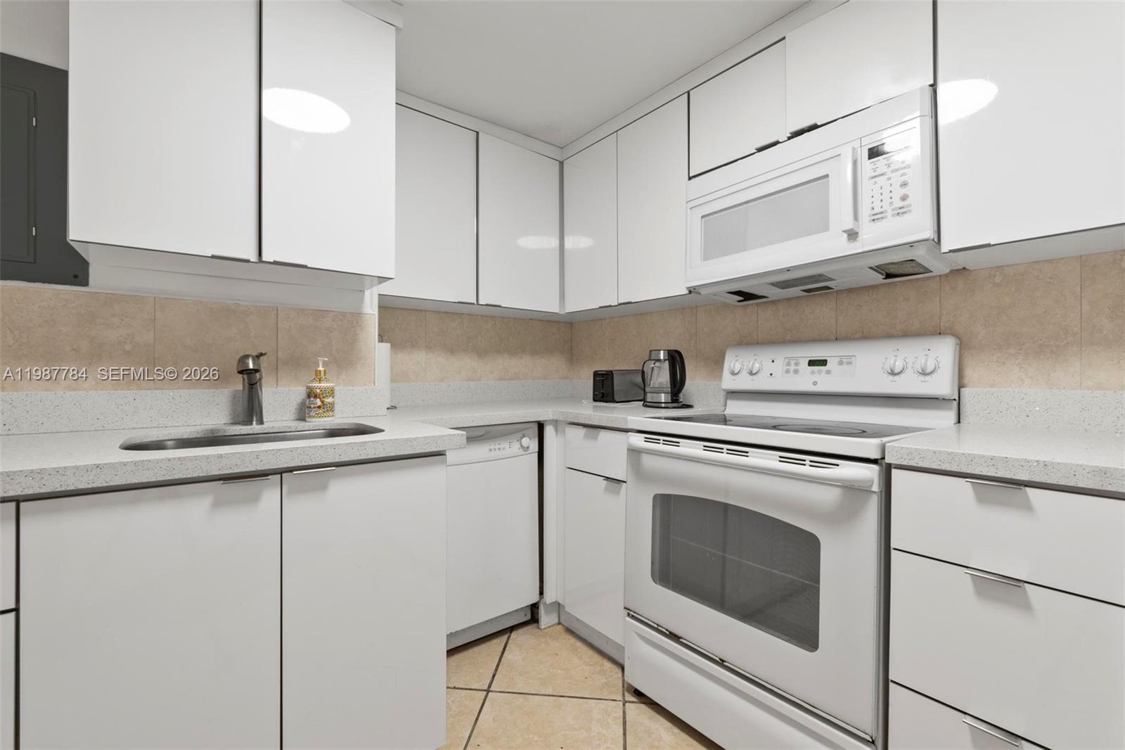 FOUR AMBASSADORS CONDO - Residential