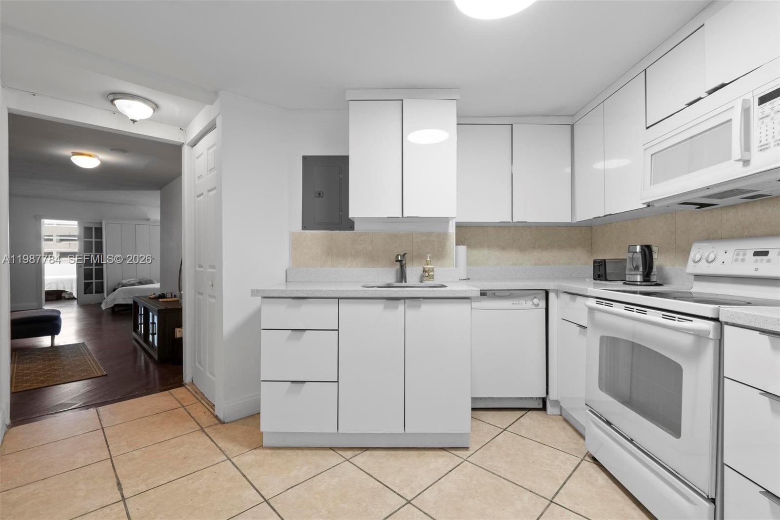 FOUR AMBASSADORS CONDO - Residential