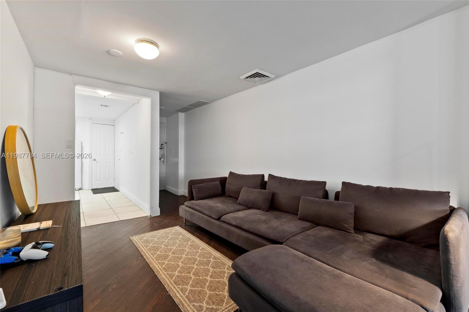 FOUR AMBASSADORS CONDO - Residential