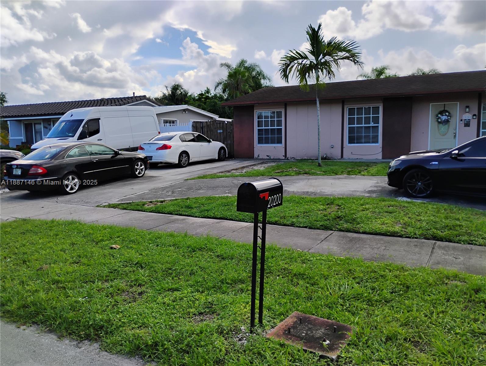 LESLIE ESTATES SEC 13 - Residential Lease