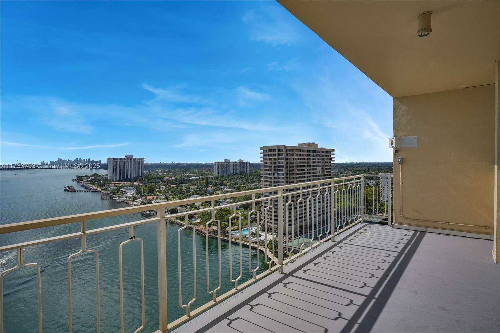 Property for Sale at 11111 Biscayne Blvd 21C, Miami, Broward County, Florida - Bedrooms: 2 
Bathrooms: 2  - $350,000