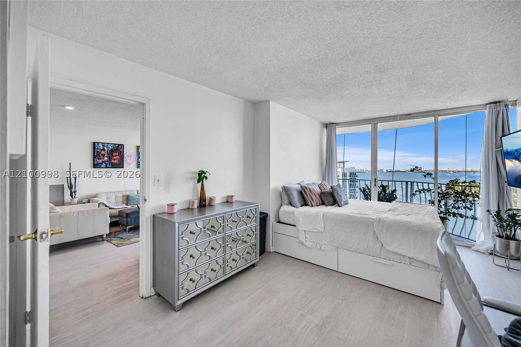7601 E Treasure Dr 2412