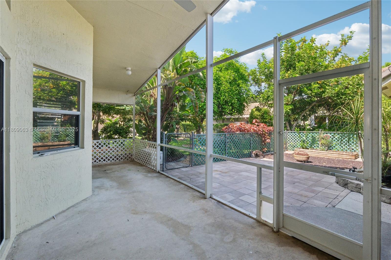 CORAL CREEK REPLAT NO 1 - Residential