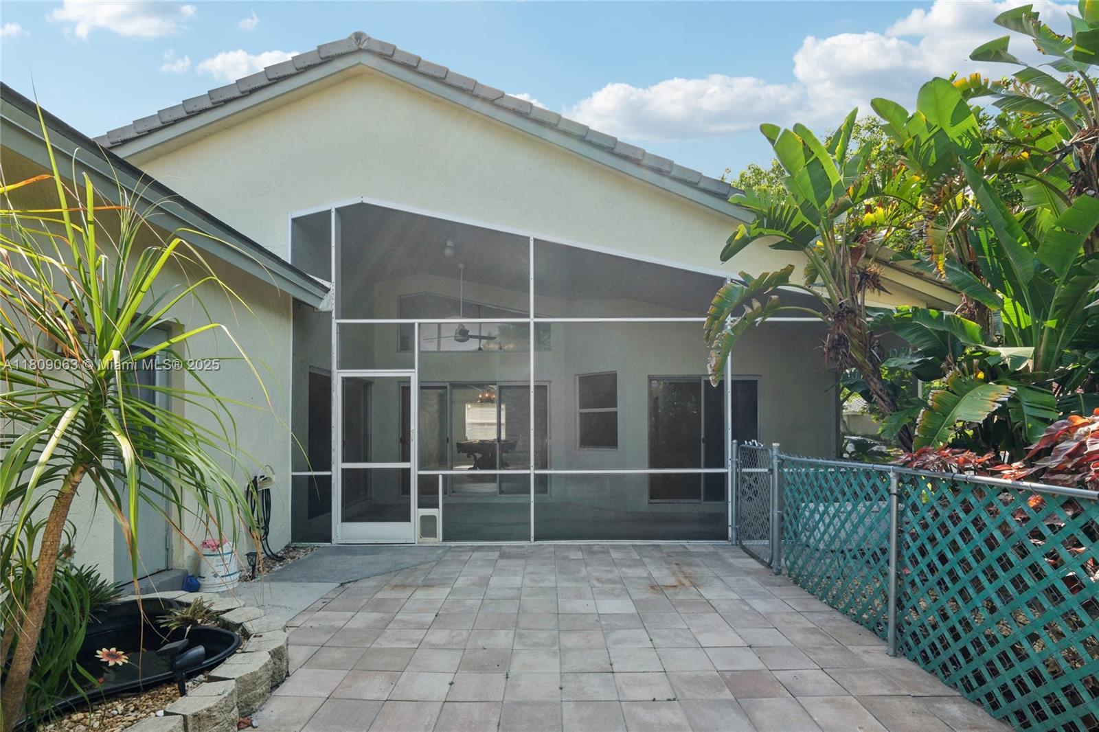 CORAL CREEK REPLAT NO 1 - Residential