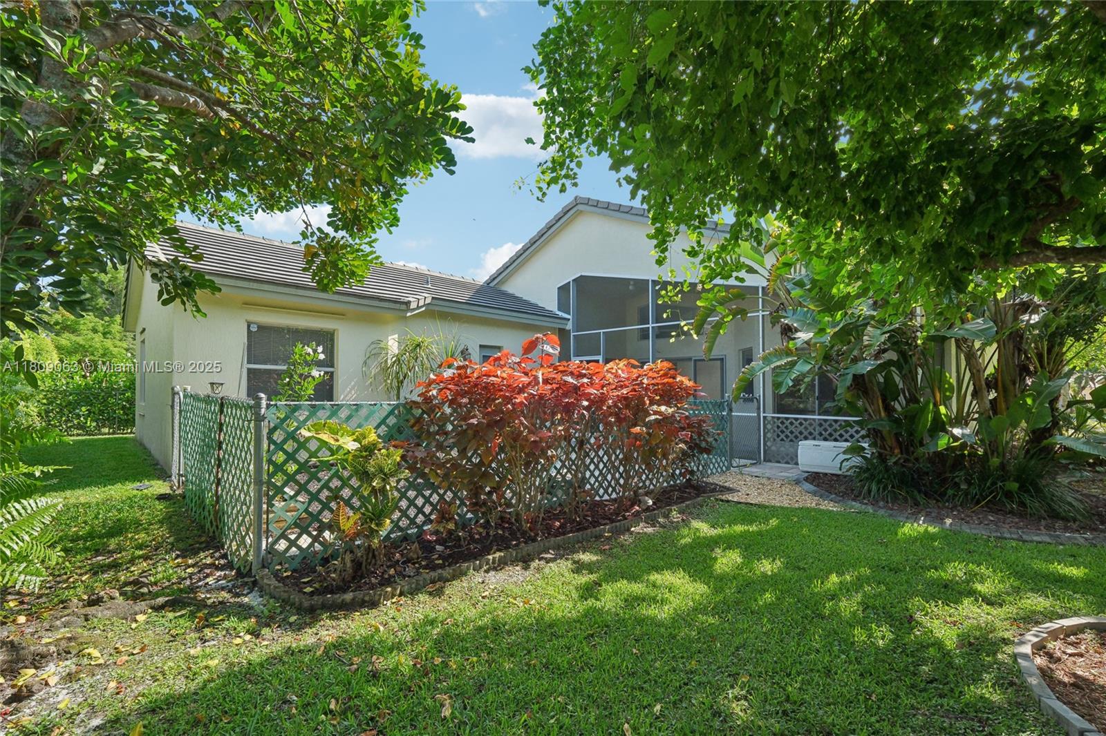 CORAL CREEK REPLAT NO 1 - Residential