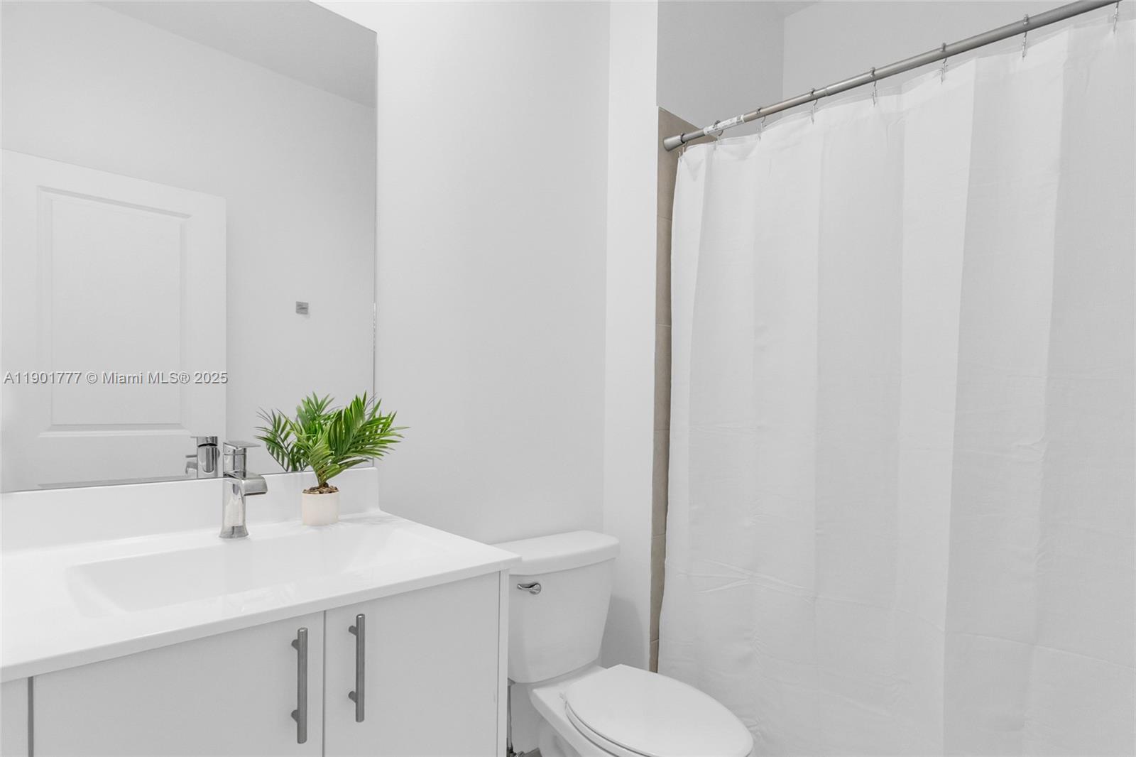 DOWNTOWN DORAL SOUTH PHAS - Residential