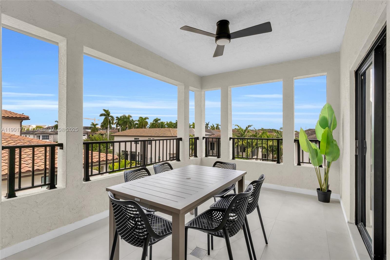 DOWNTOWN DORAL SOUTH PHAS - Residential
