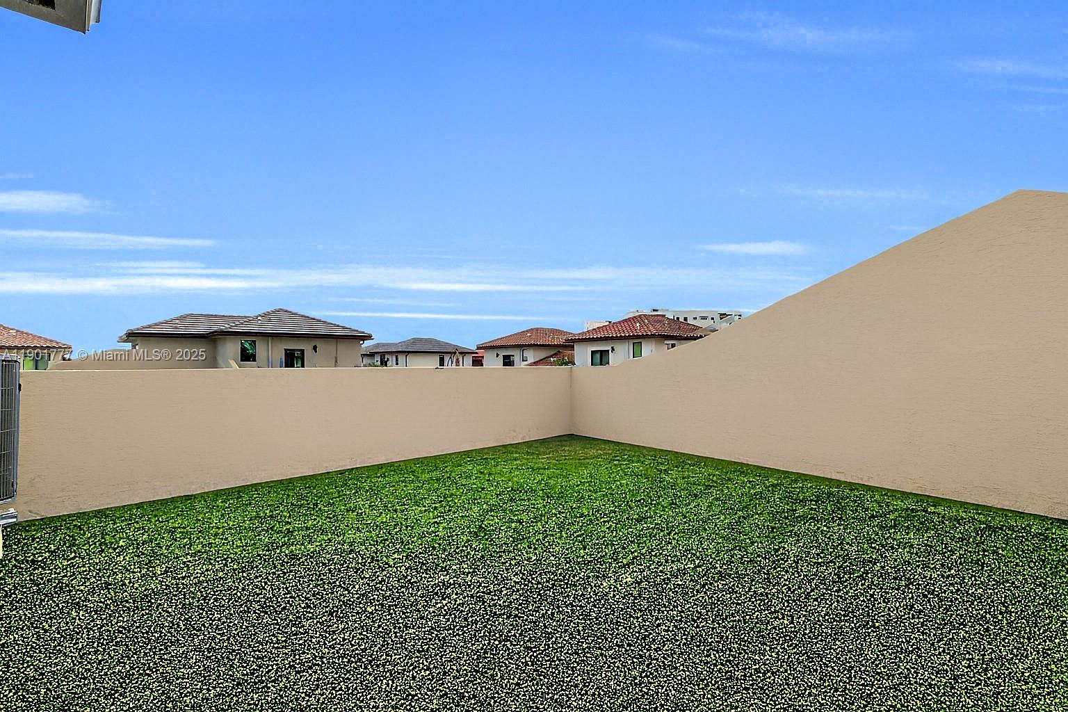DOWNTOWN DORAL SOUTH PHAS - Residential