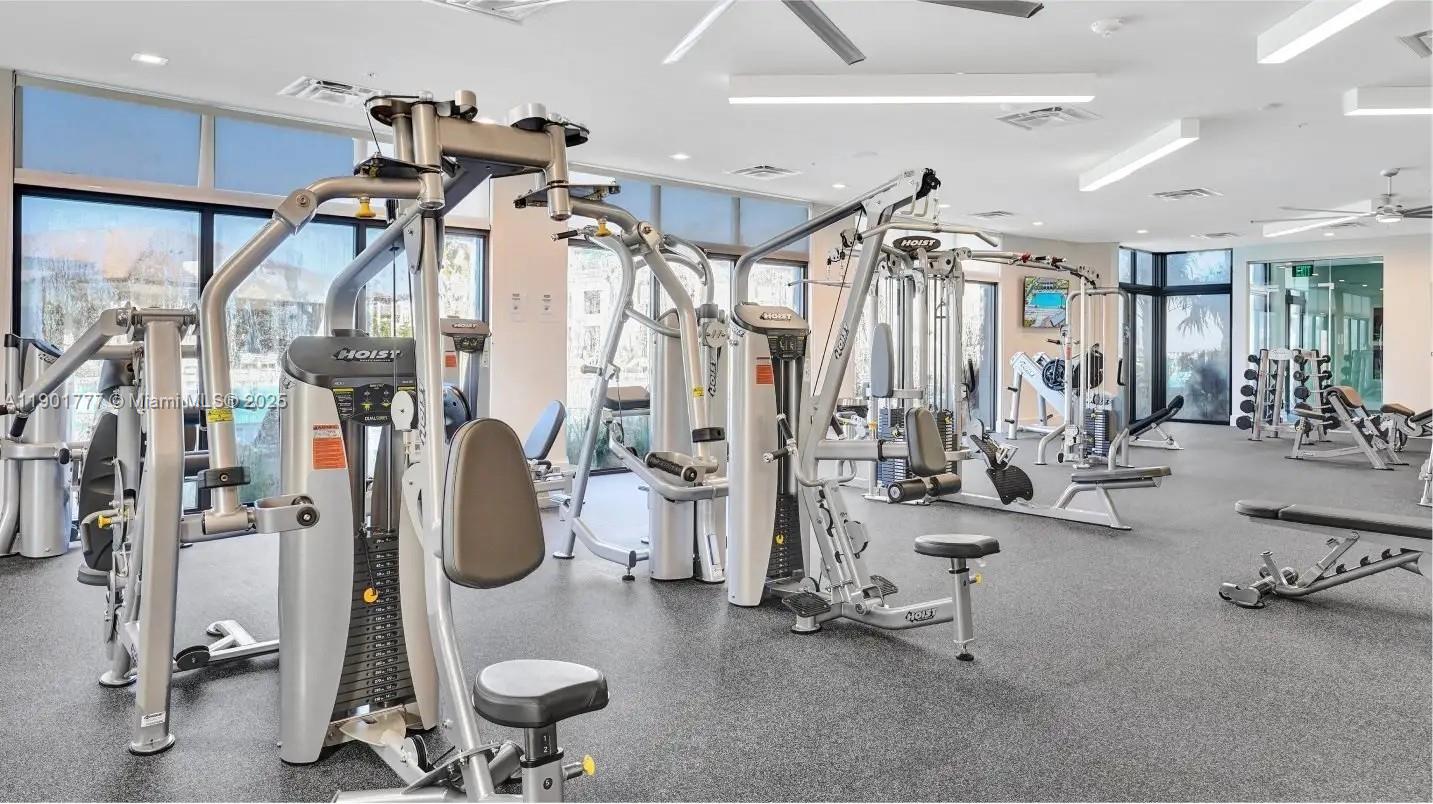 DOWNTOWN DORAL SOUTH PHAS - Residential