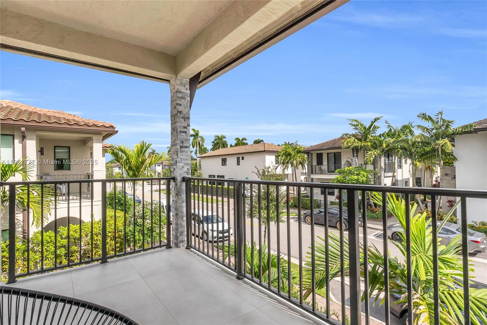DOWNTOWN DORAL SOUTH PHAS - Residential