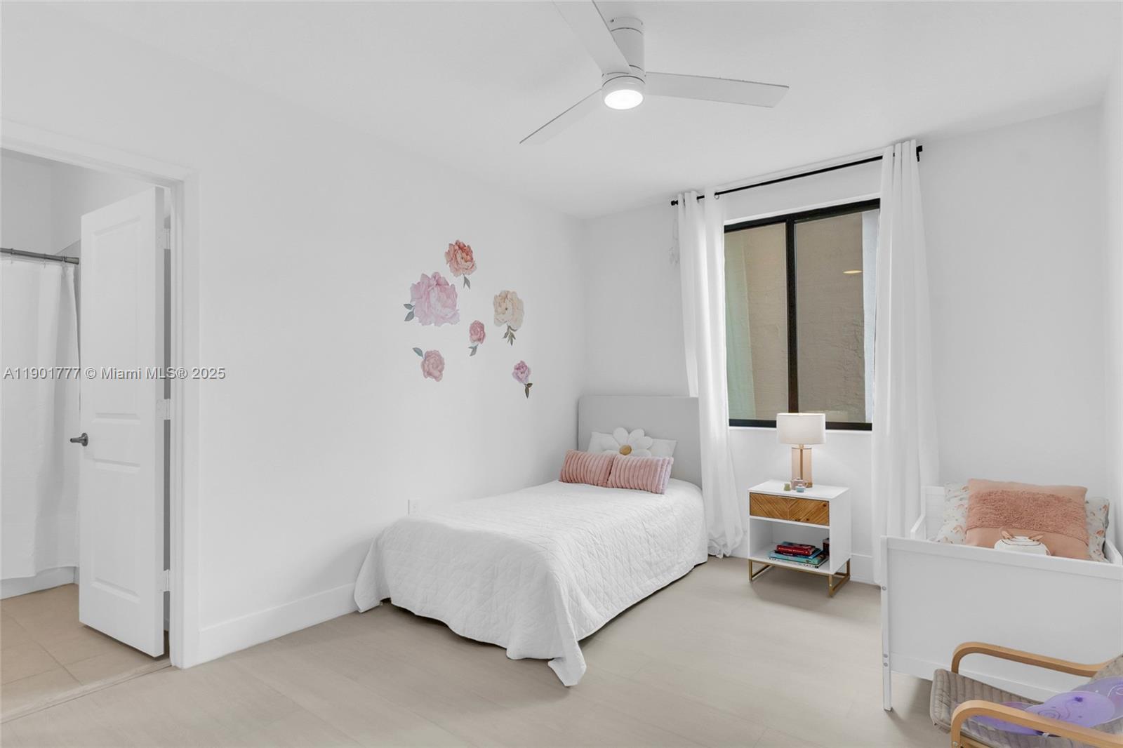 DOWNTOWN DORAL SOUTH PHAS - Residential
