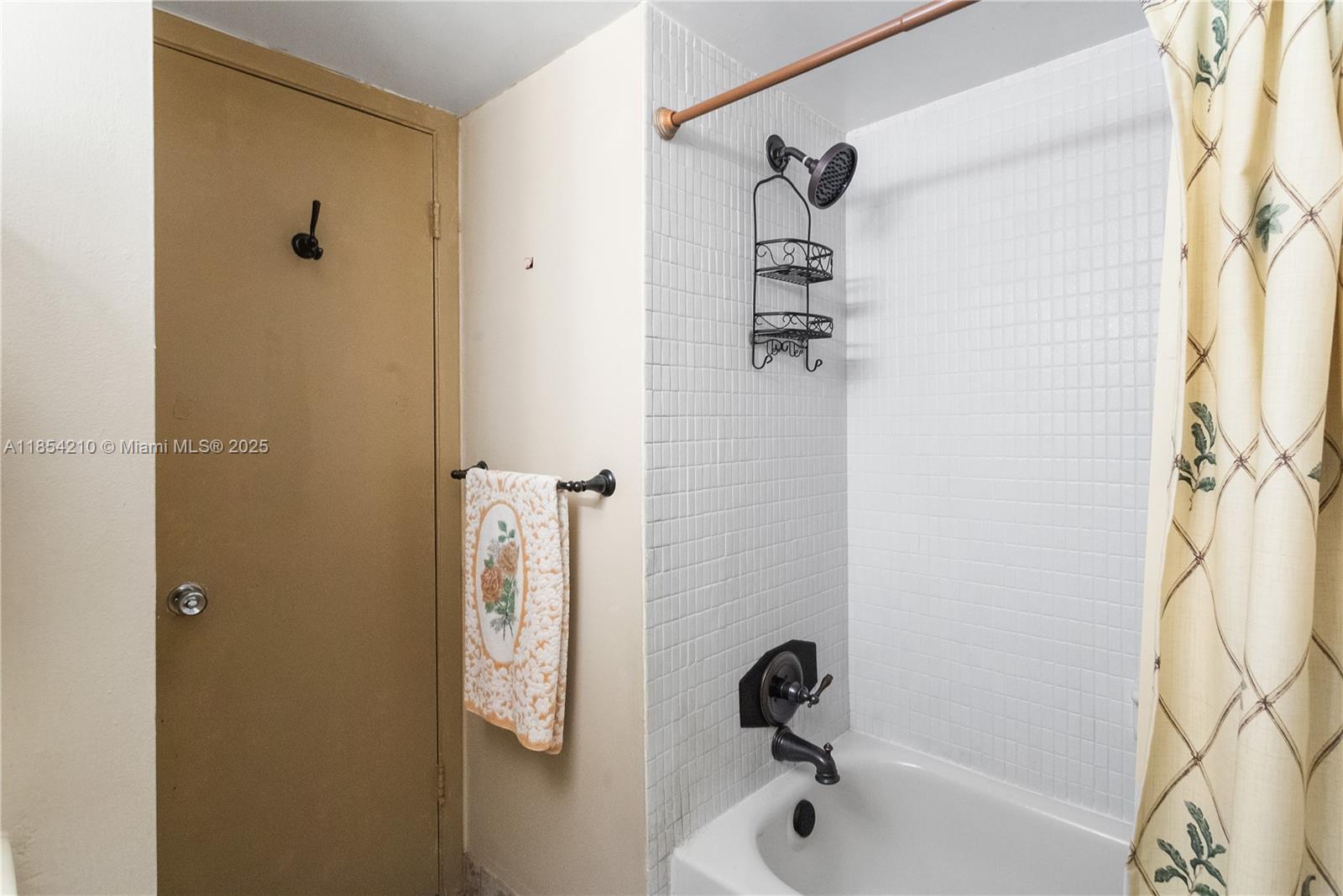 SANTA MONICA CONDOMINIUM - Residential