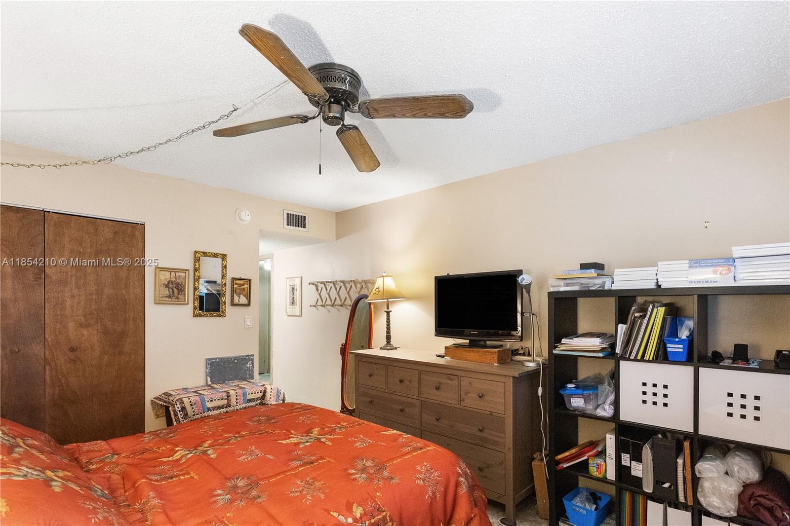 SANTA MONICA CONDOMINIUM - Residential