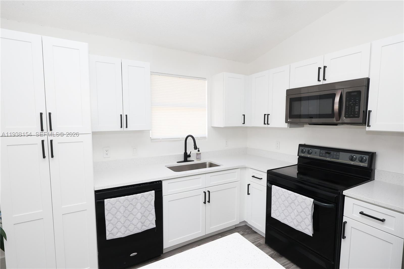 JORDAN COMMONS - Residential