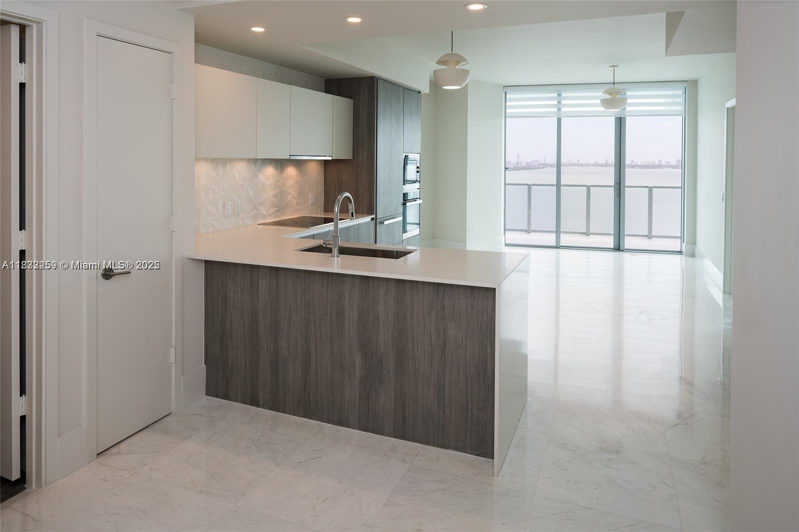 BISCAYNE BEACH CONDO - Residential