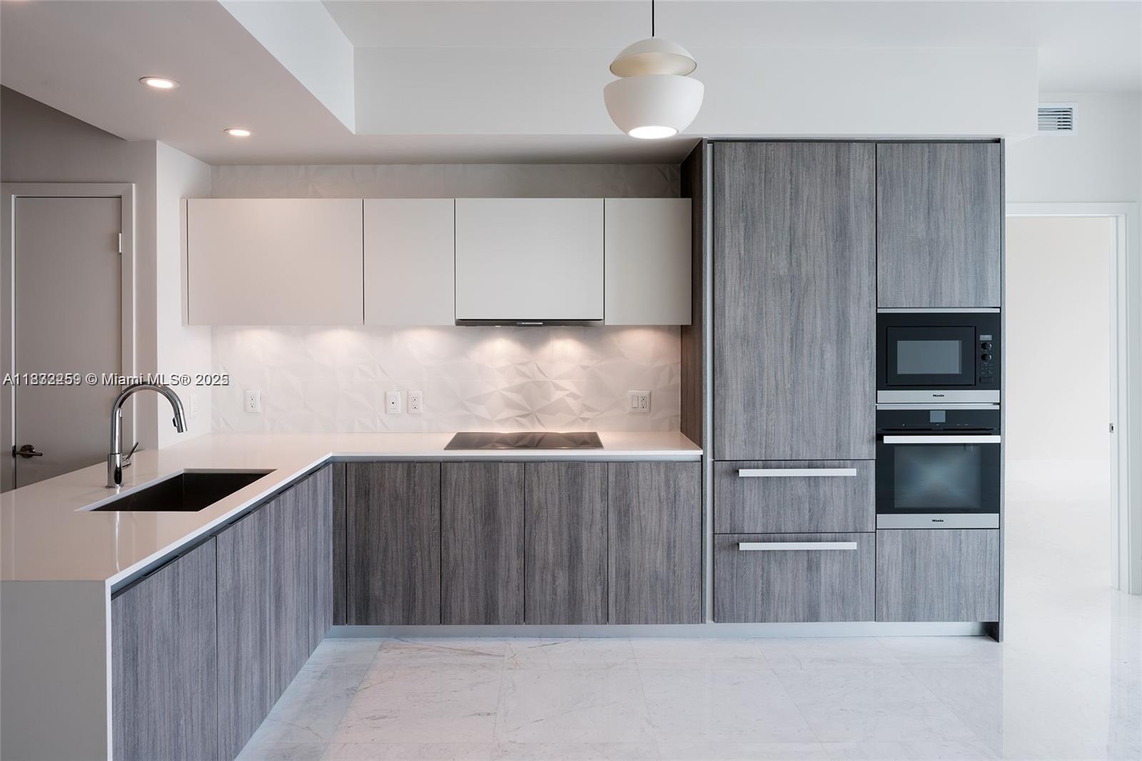 BISCAYNE BEACH CONDO - Residential