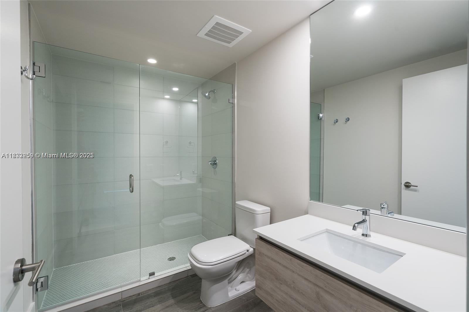 BISCAYNE BEACH CONDO - Residential