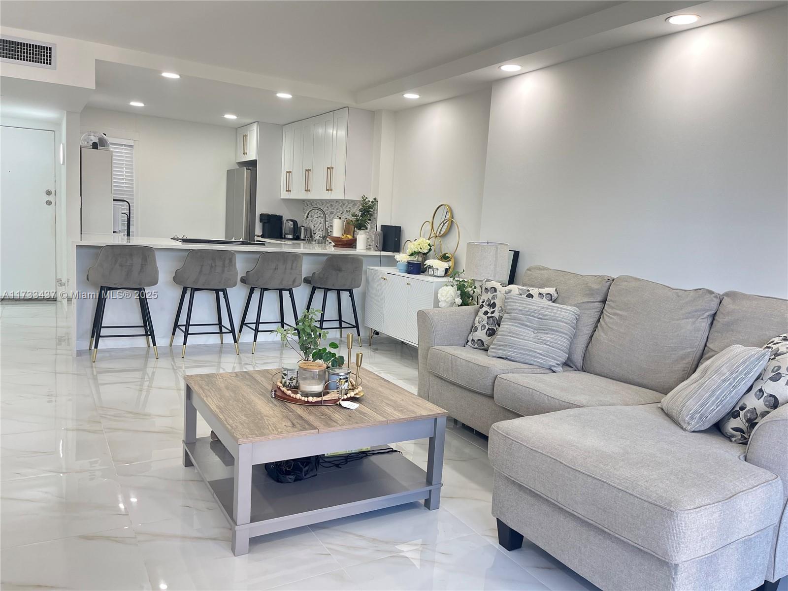Rental Property at 3101 N Country Club Dr 406, Aventura, Miami-Dade County, Florida - Bedrooms: 1 
Bathrooms: 1  - $2,499 MO.