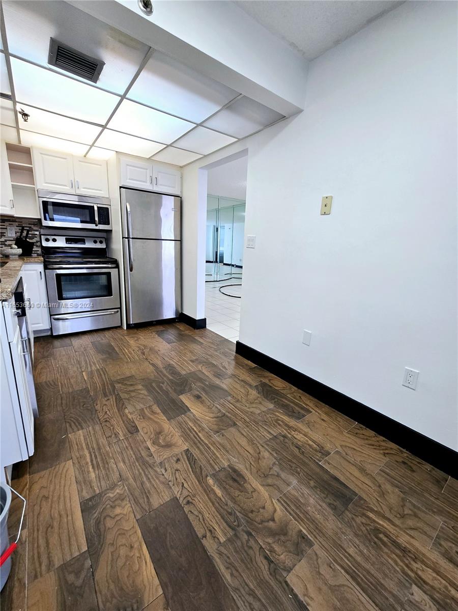GREYNOLDS PARK CLUB CONDO - Residential