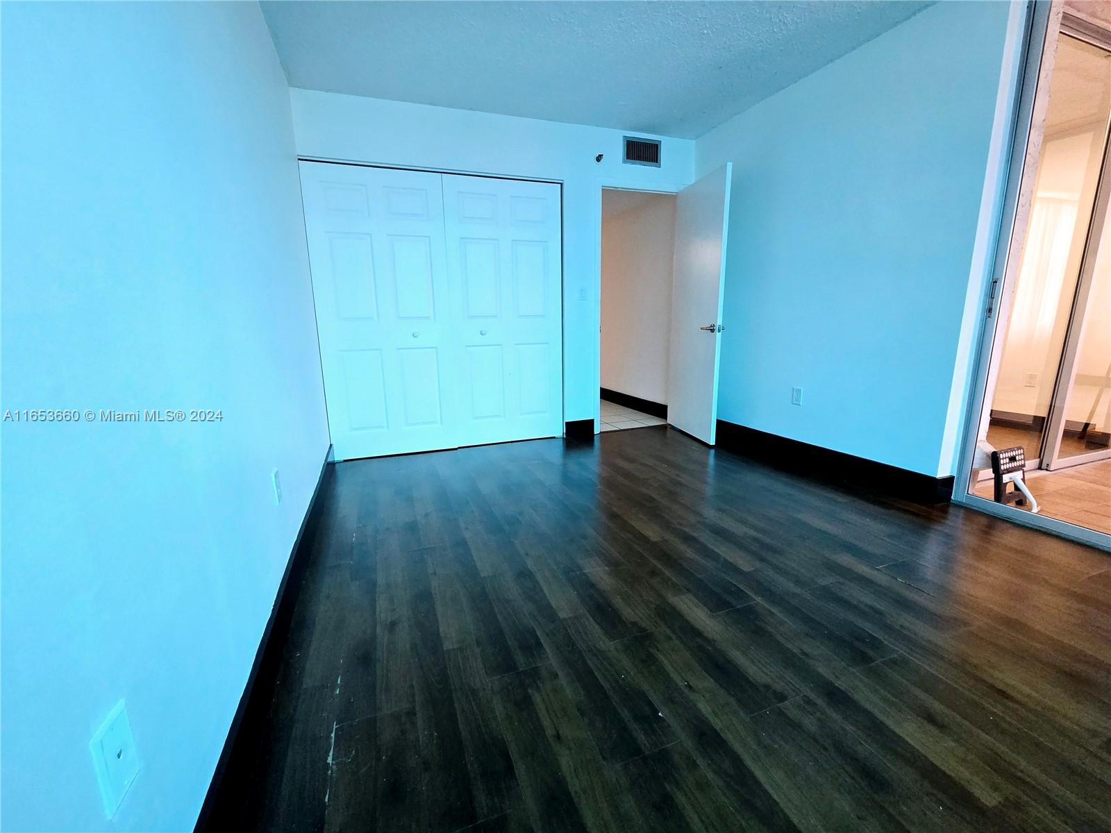 GREYNOLDS PARK CLUB CONDO - Residential