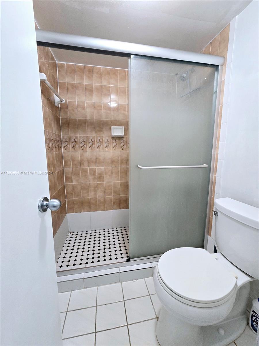 GREYNOLDS PARK CLUB CONDO - Residential