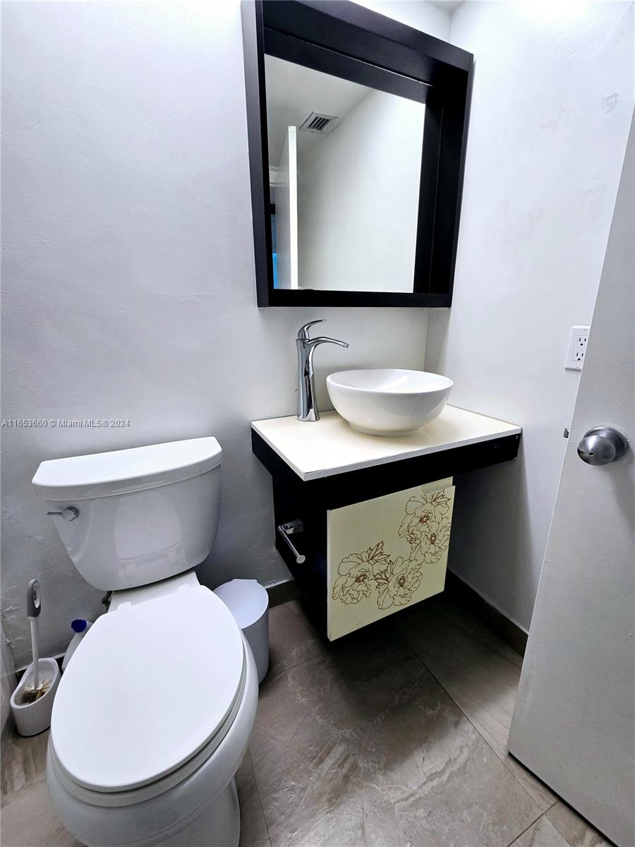 GREYNOLDS PARK CLUB CONDO - Residential