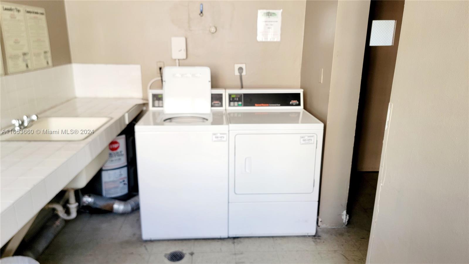 GREYNOLDS PARK CLUB CONDO - Residential