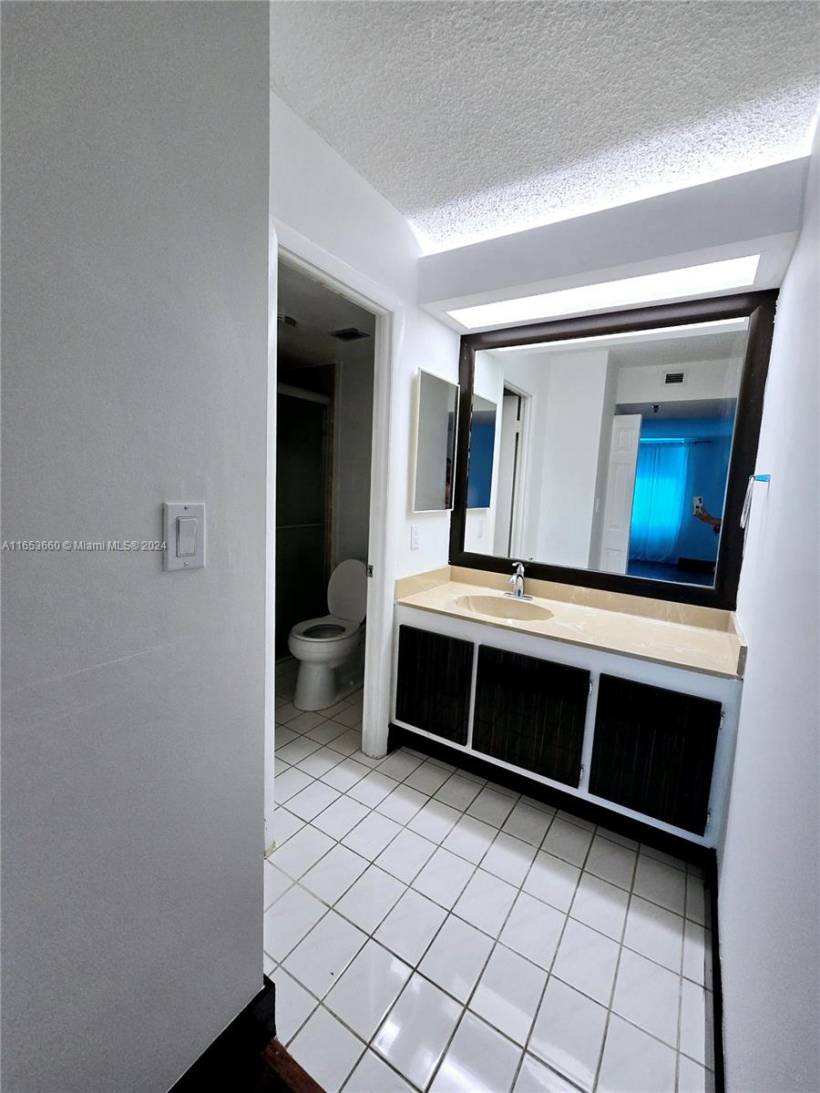 GREYNOLDS PARK CLUB CONDO - Residential