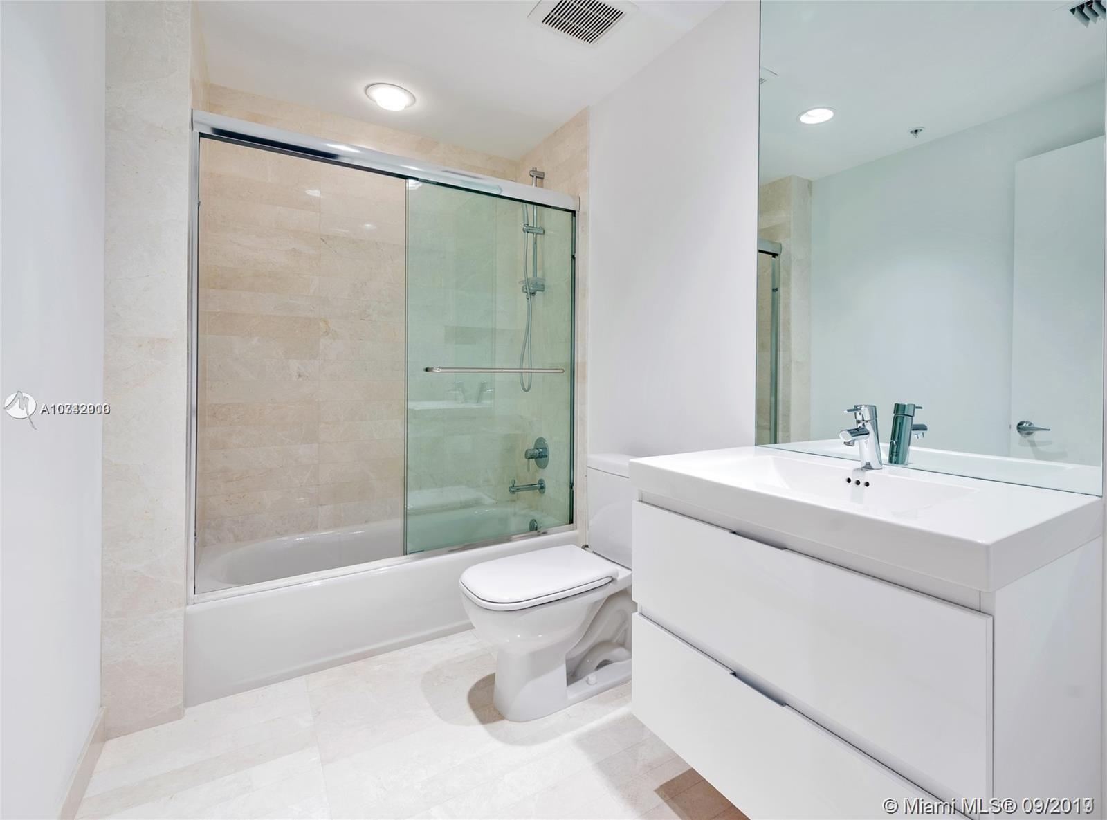 MARINA PALMS - Residential Lease
