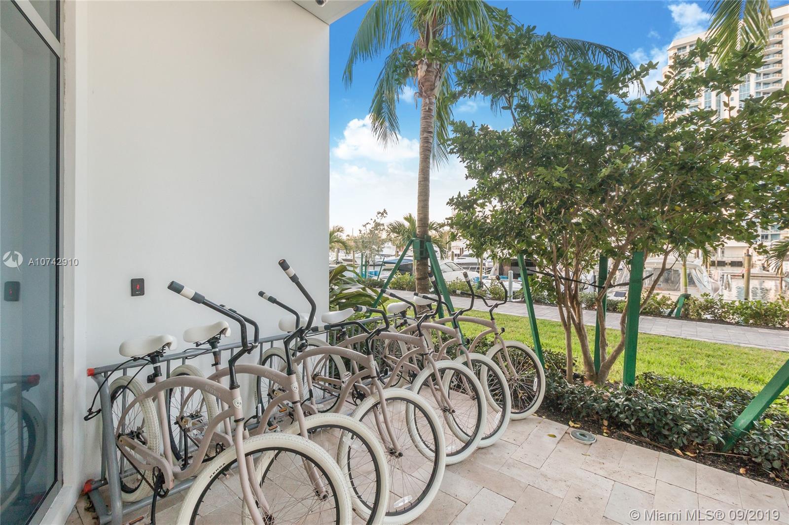 MARINA PALMS - Residential Lease