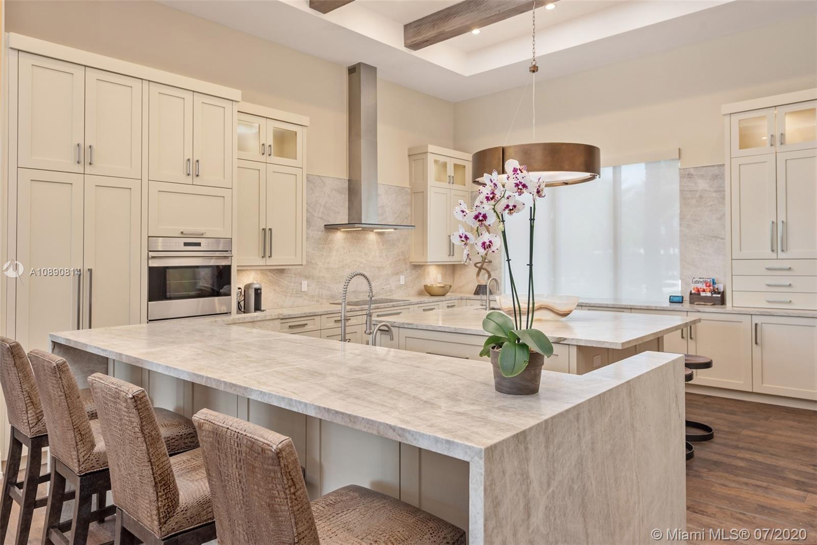 HOLLYWOOD LAKES - Residential