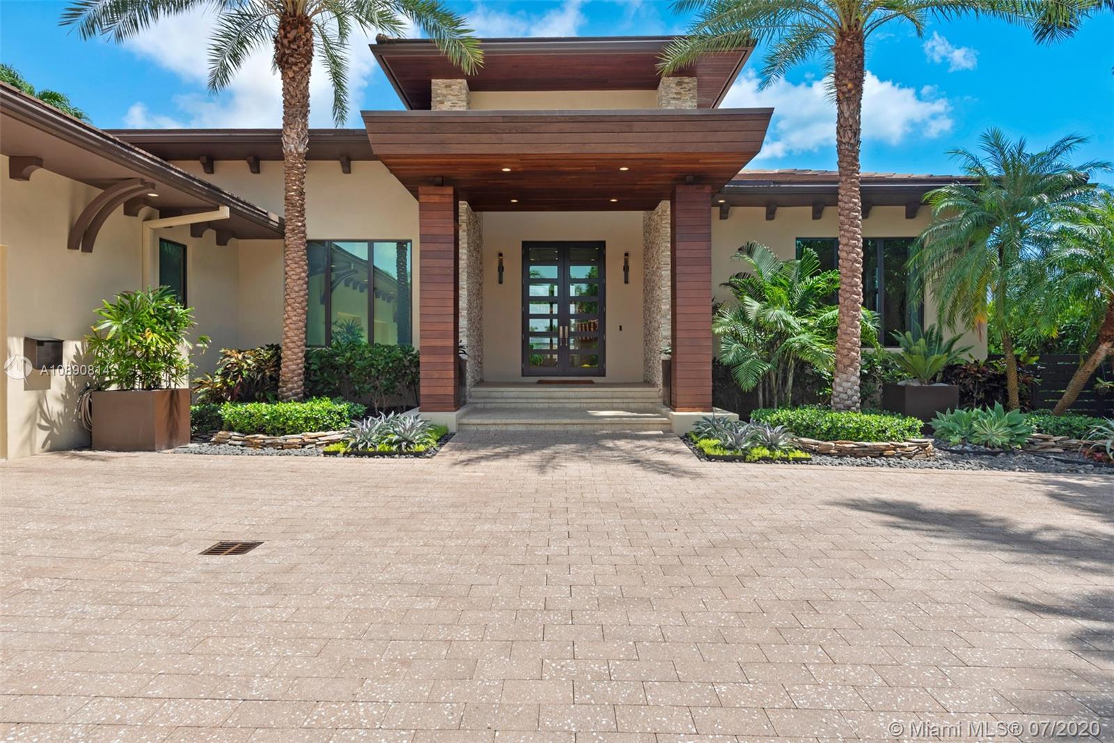 HOLLYWOOD LAKES - Residential