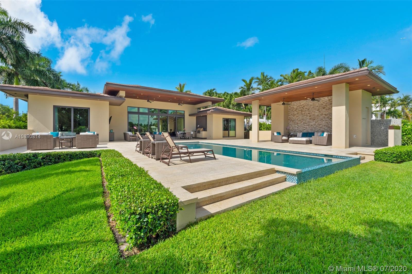 HOLLYWOOD LAKES - Residential