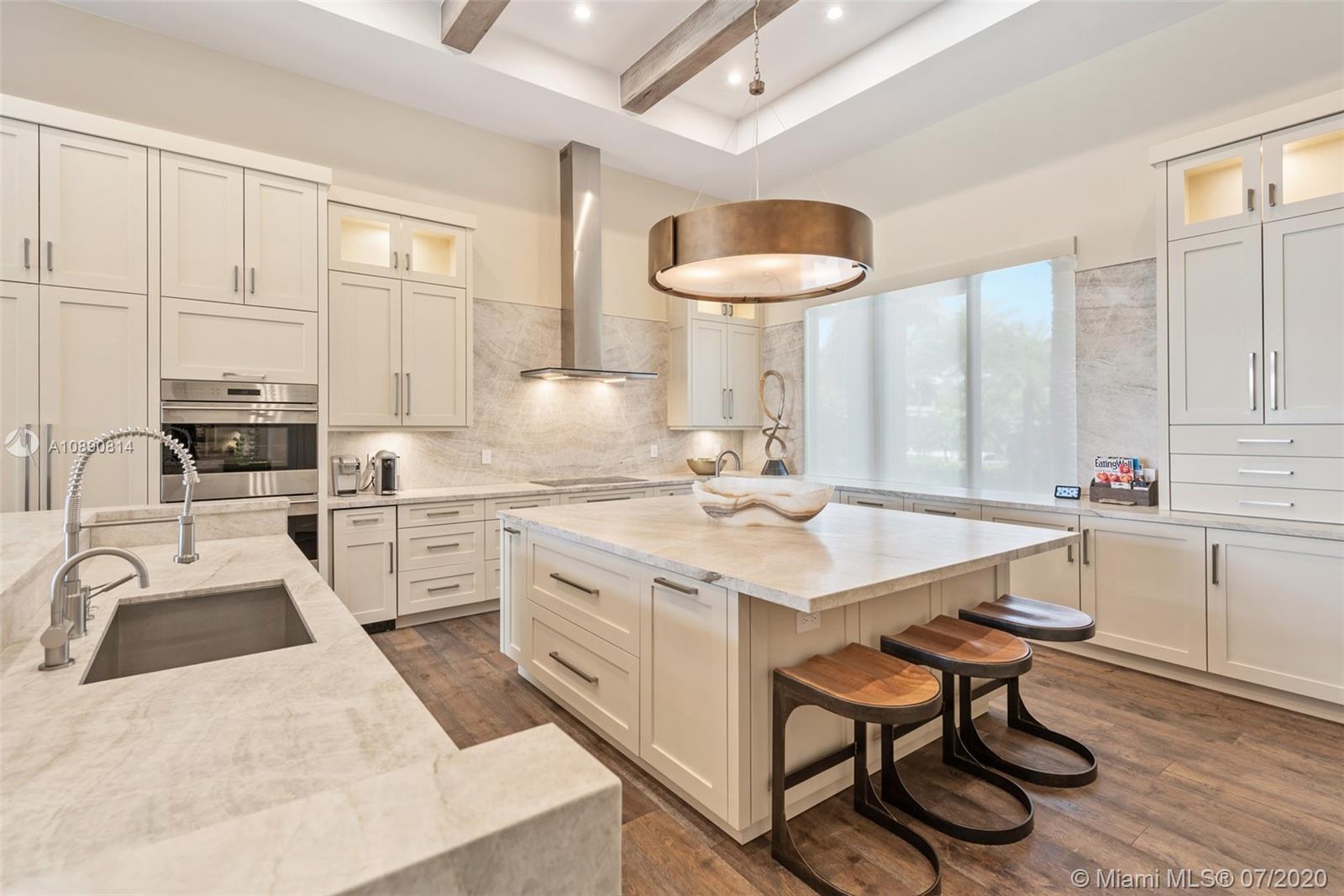 HOLLYWOOD LAKES - Residential