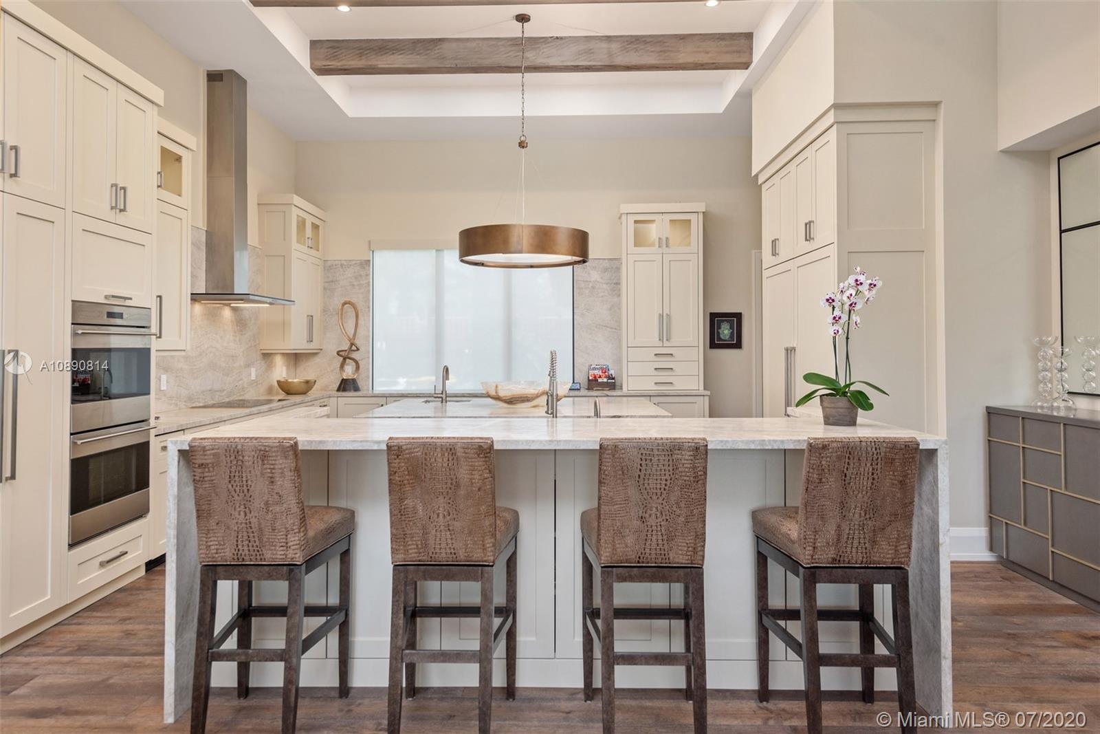 HOLLYWOOD LAKES - Residential