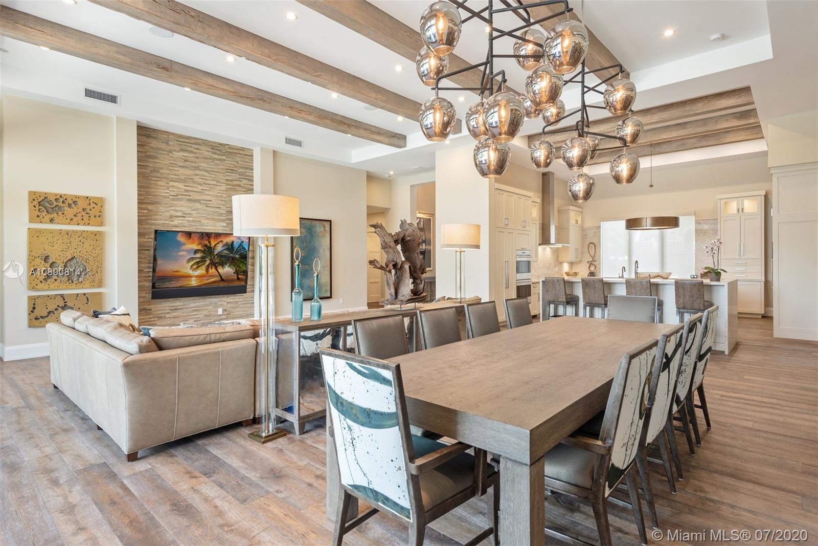 HOLLYWOOD LAKES - Residential