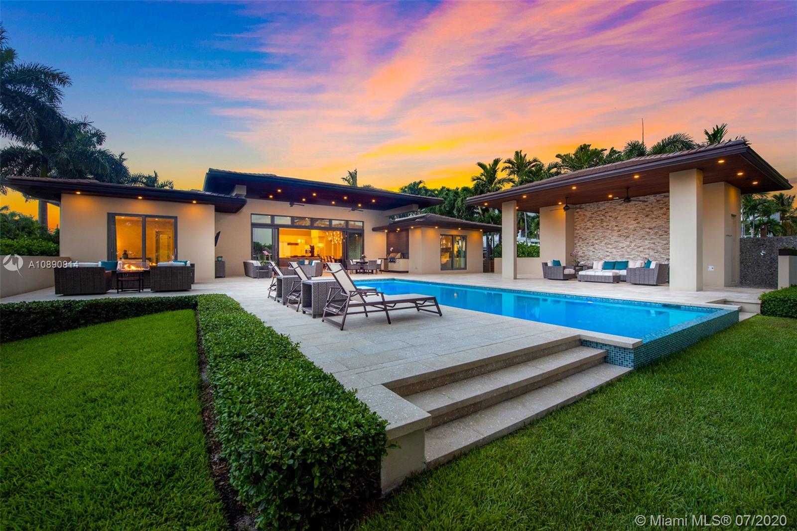 HOLLYWOOD LAKES - Residential