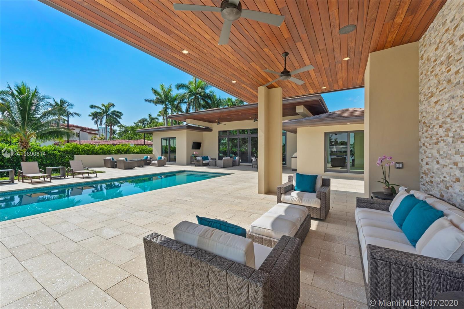 HOLLYWOOD LAKES - Residential