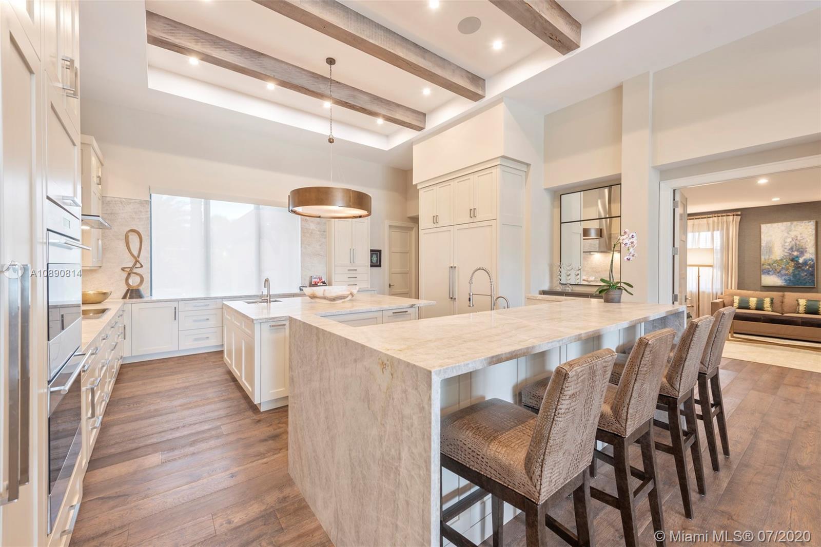 HOLLYWOOD LAKES - Residential