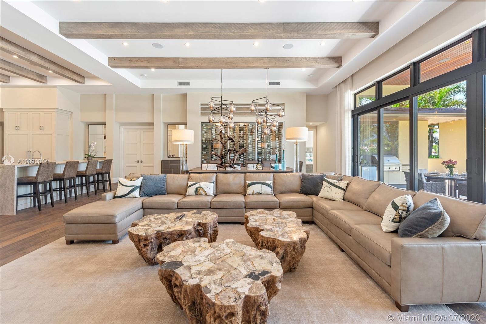 HOLLYWOOD LAKES - Residential