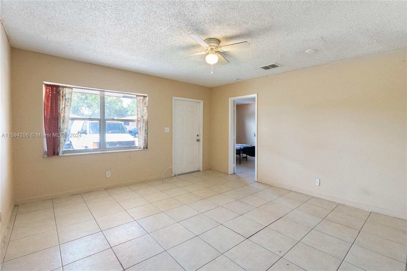 FT LAUDERDALE ESTATES - Residential