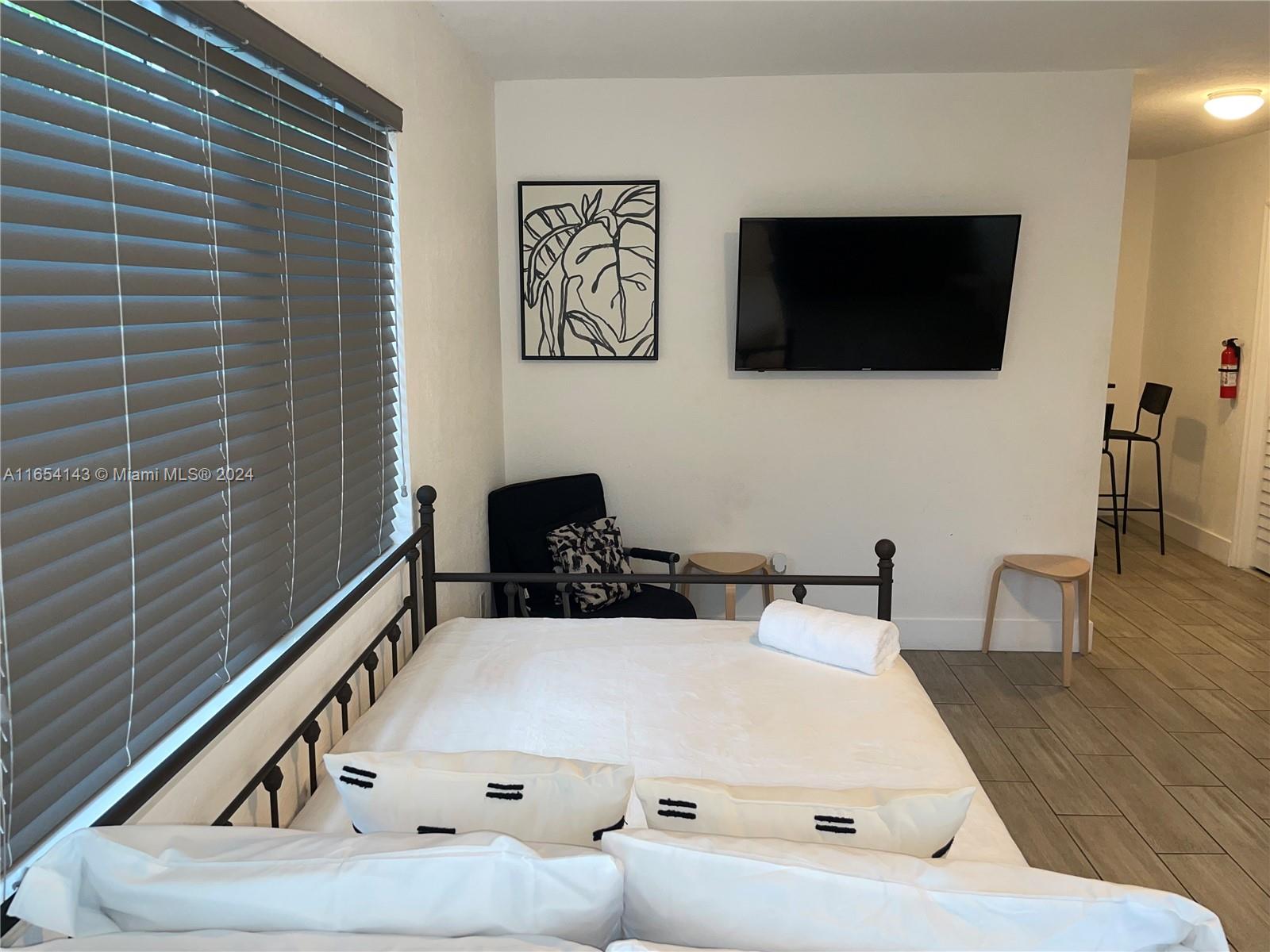 NORTHERN BLVD TR - Residential Income