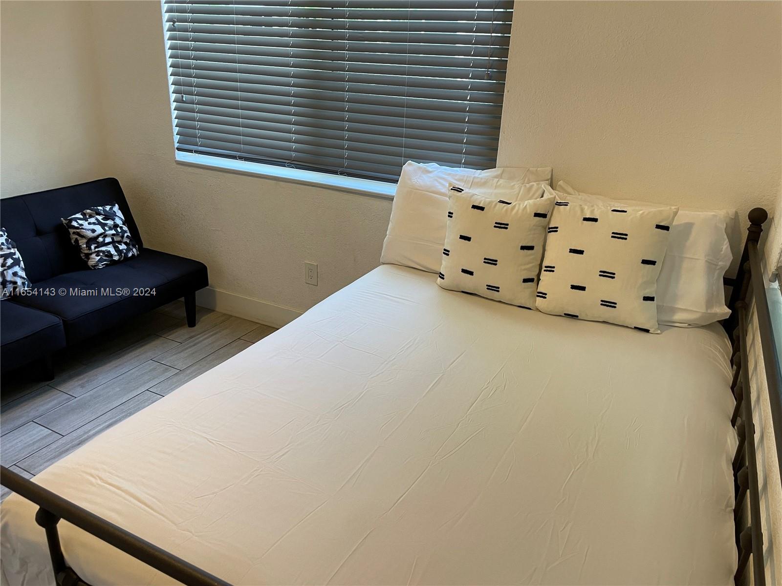 NORTHERN BLVD TR - Residential Income