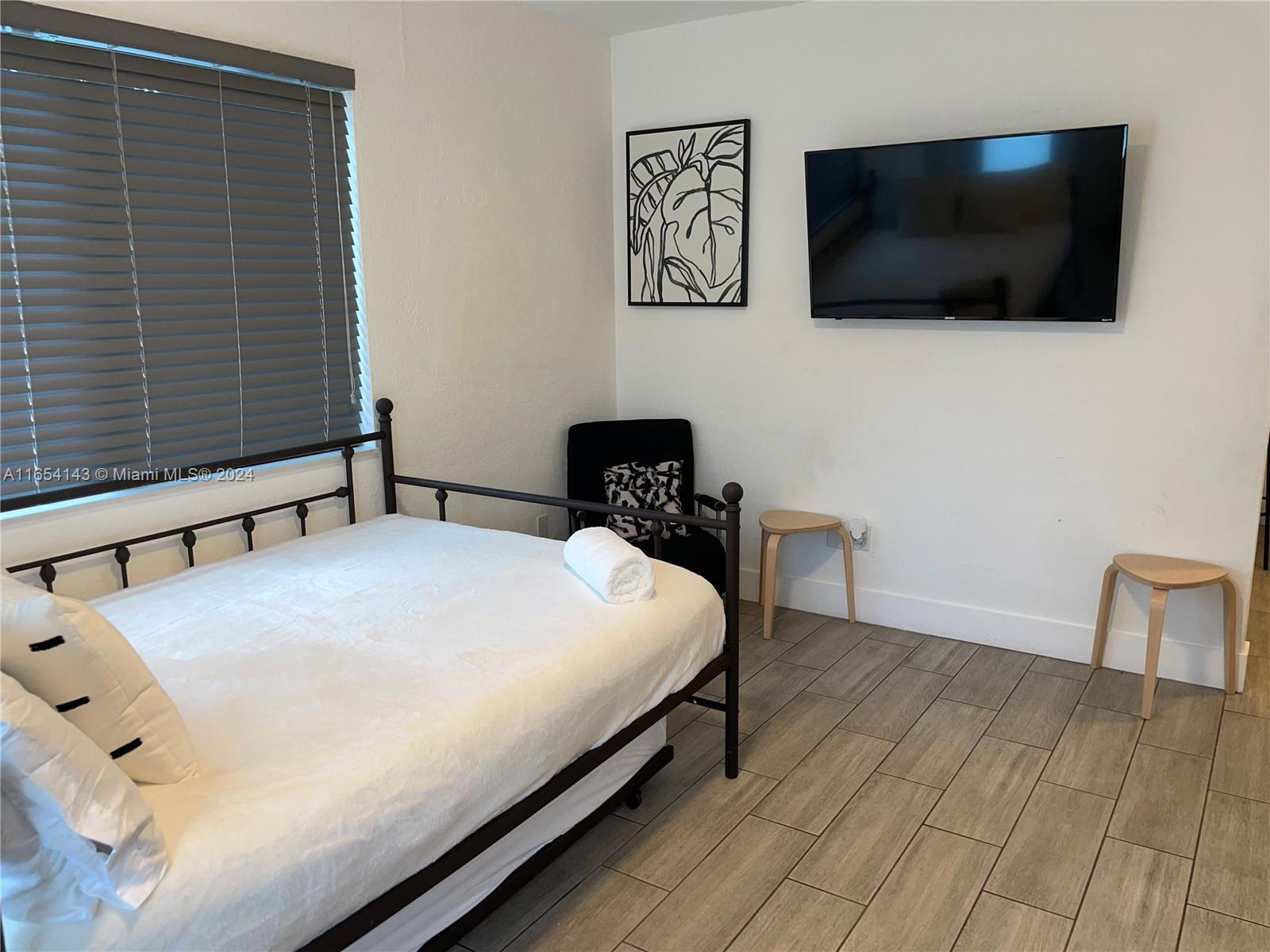 NORTHERN BLVD TR - Residential Income