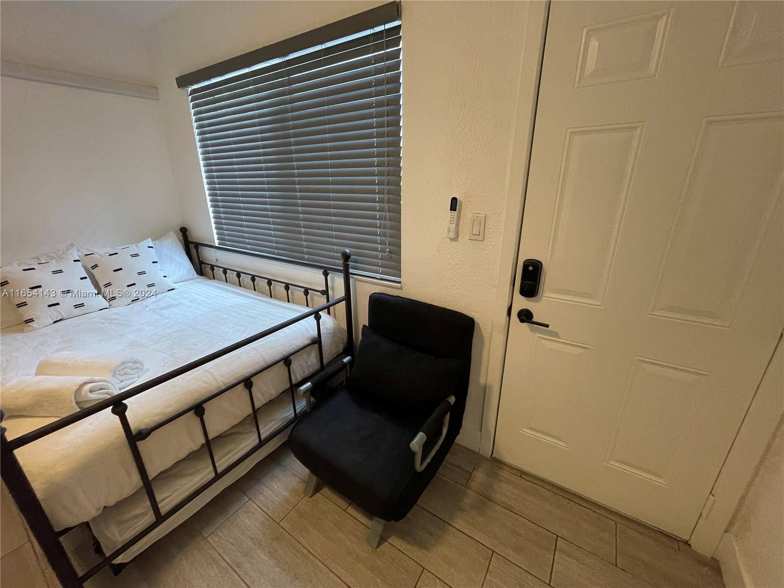 NORTHERN BLVD TR - Residential Income