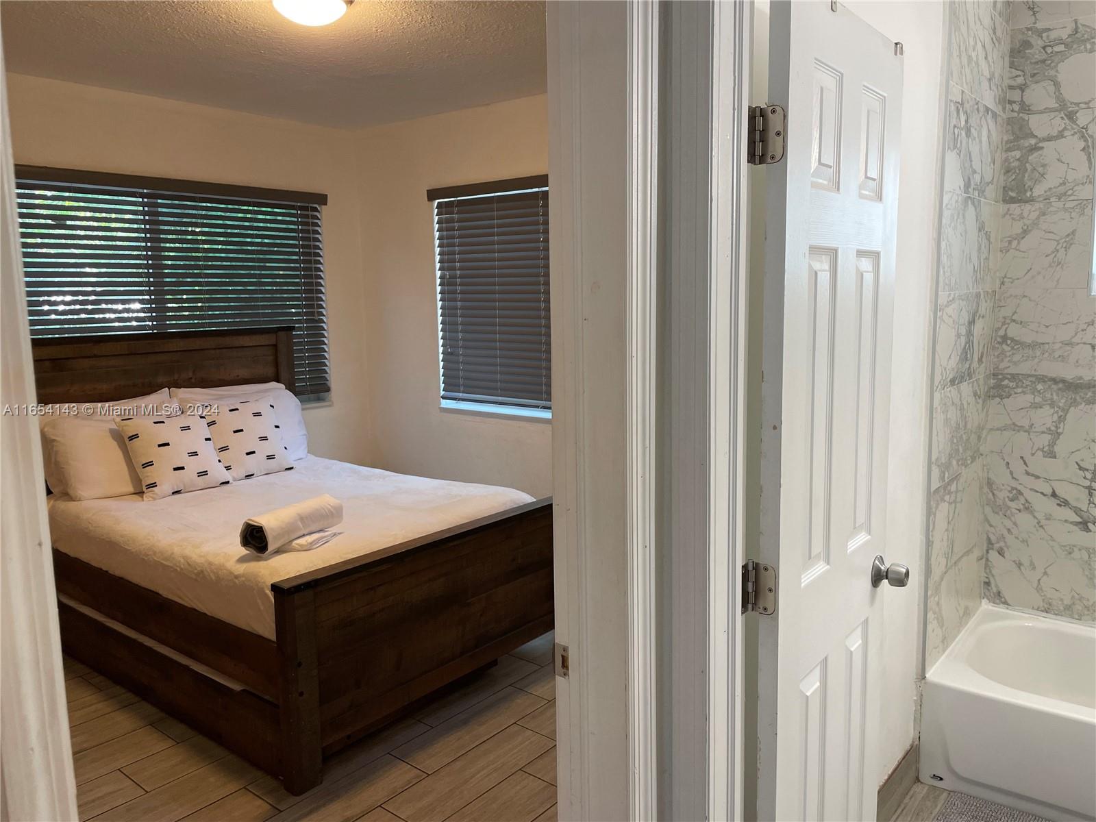 NORTHERN BLVD TR - Residential Income