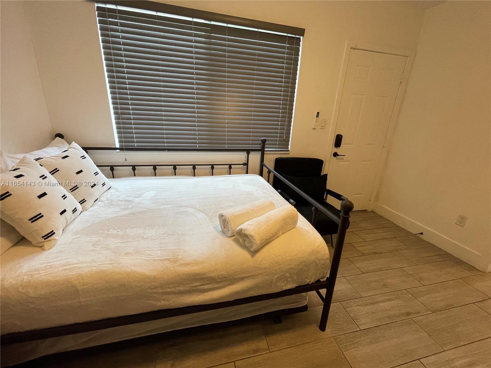NORTHERN BLVD TR - Residential Income