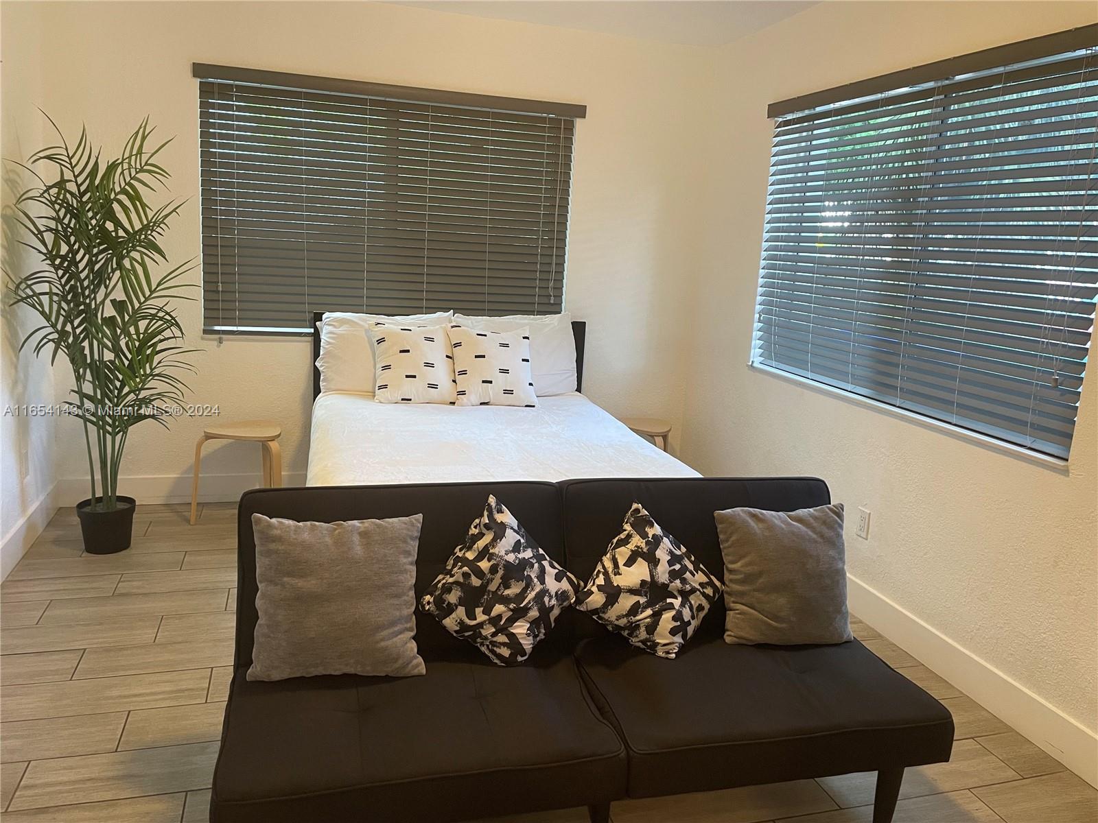 NORTHERN BLVD TR - Residential Income
