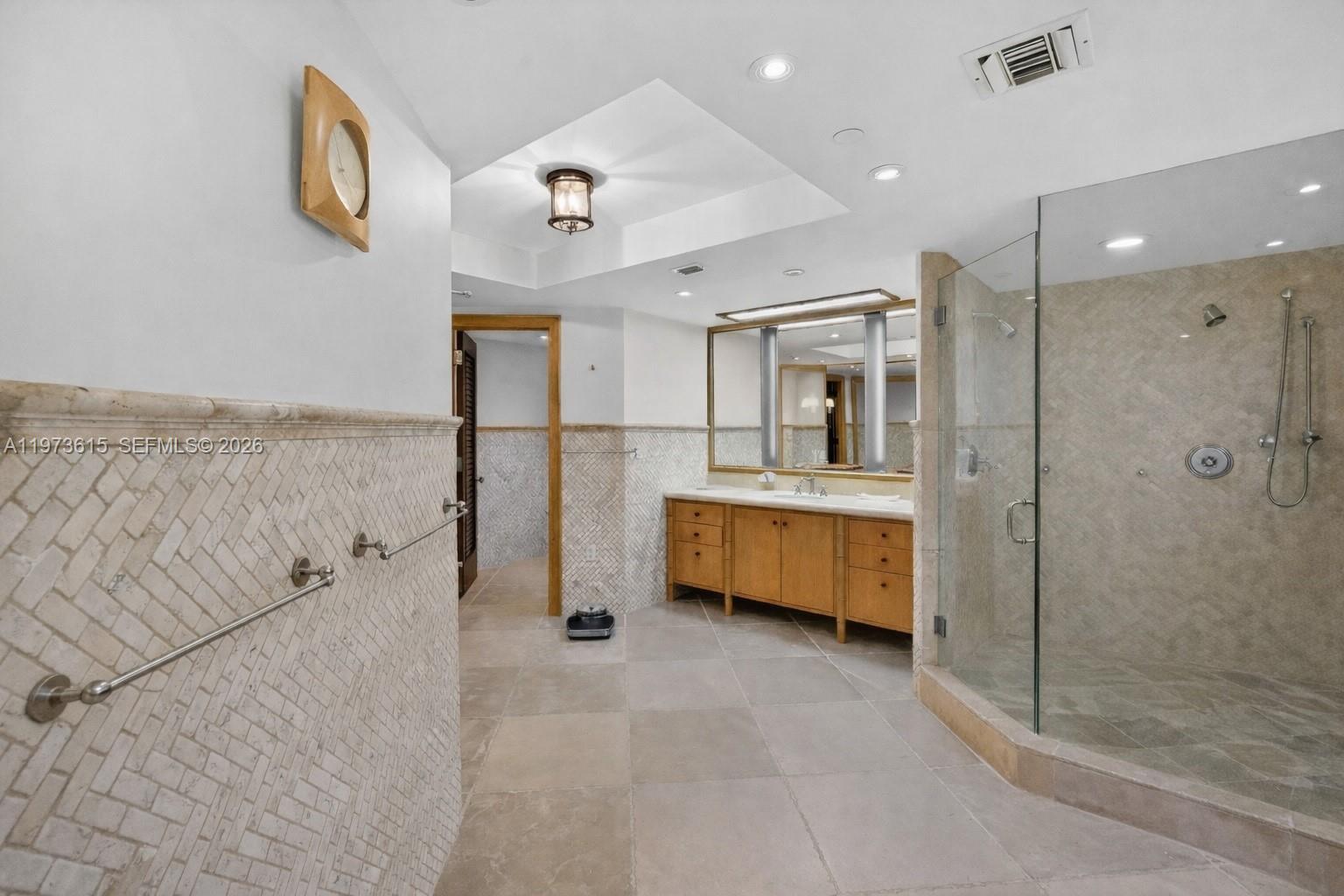 GRAND BAY TOWER CONDO - Residential