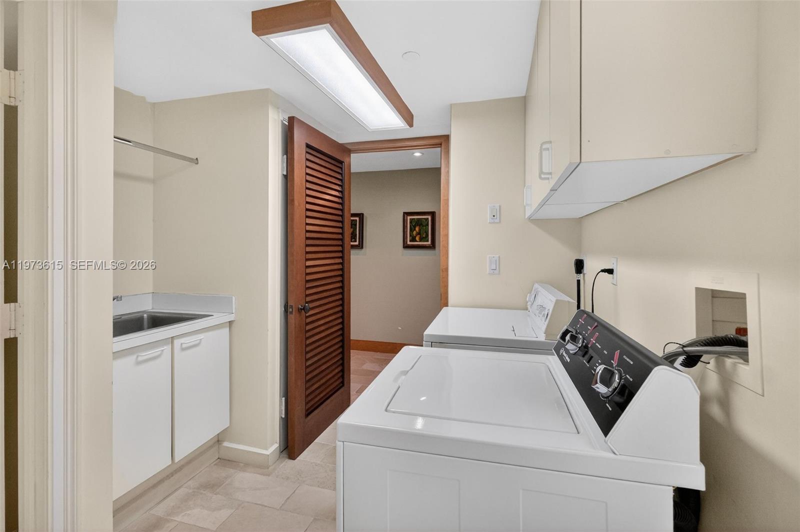 GRAND BAY TOWER CONDO - Residential